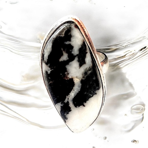 White Buffalo Turquoise Silver Ring - Picture 2 of 3